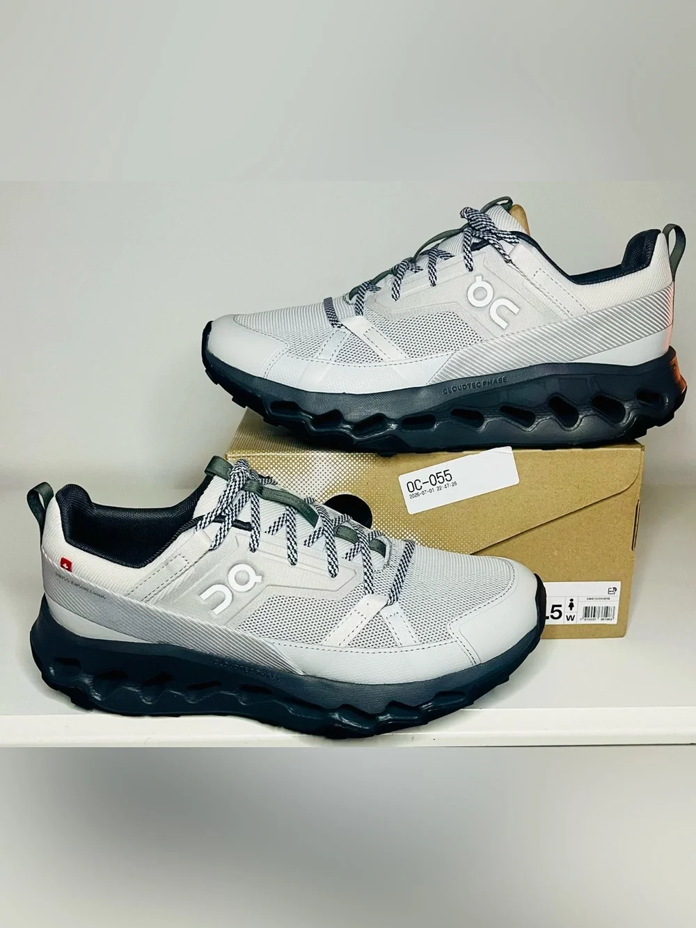 On Running Cloudventure Waterproof Women’s Trail Shoes - Light Gray/Black